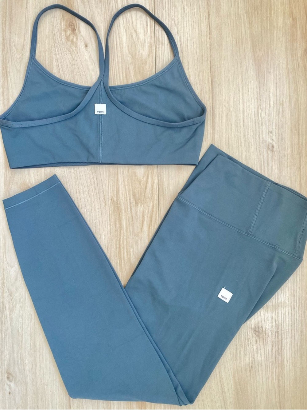 Vuori Set AllTheFeels Bra & Legging Size Large